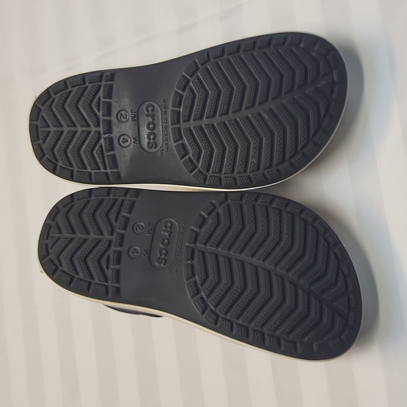 Platform Navy and White Crocs - Picture 6 of 12